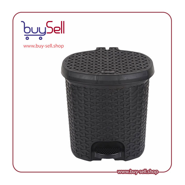I need a high-quality PNG image of a trash can